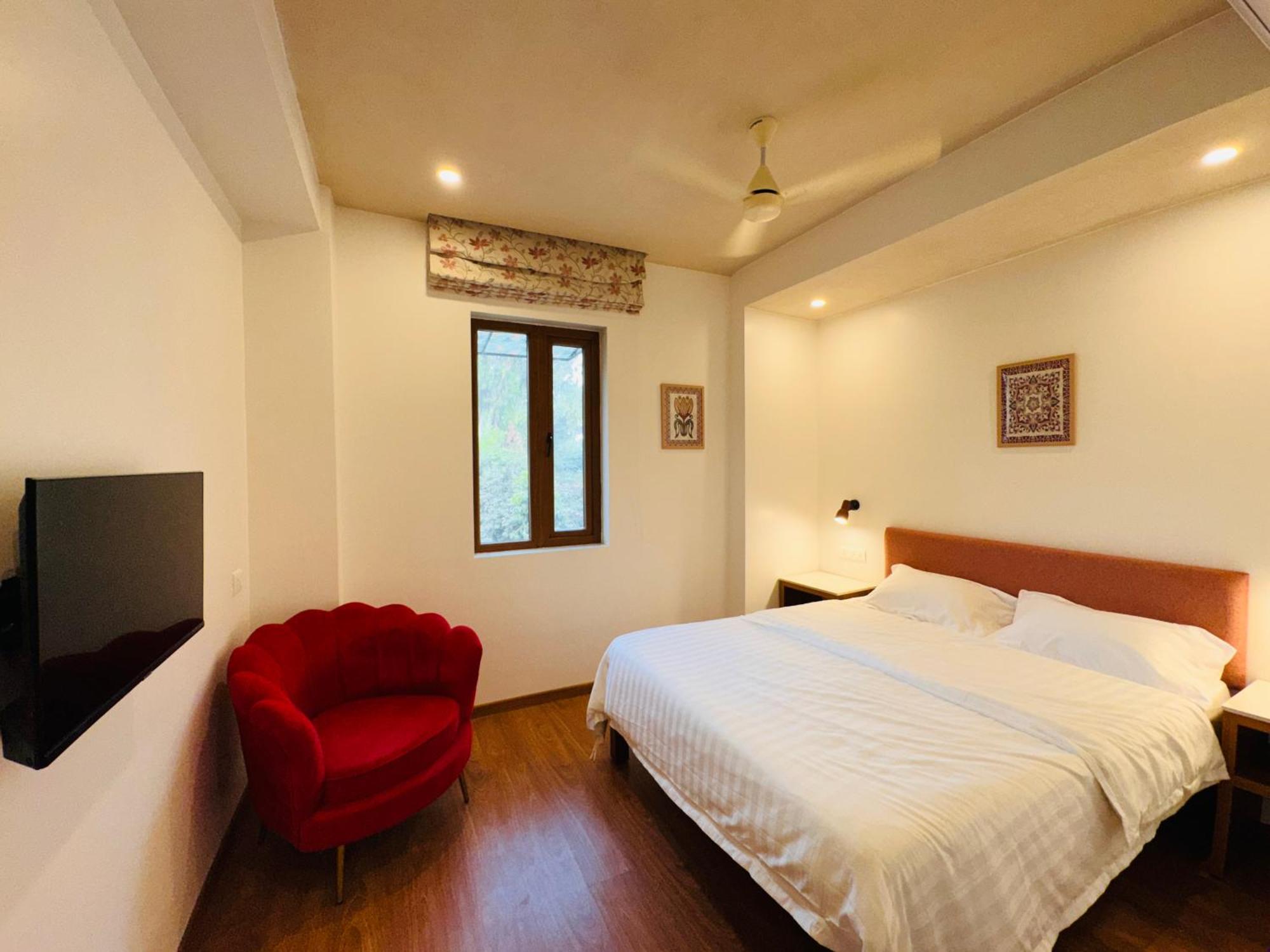 Royal 27 * New Delhi
