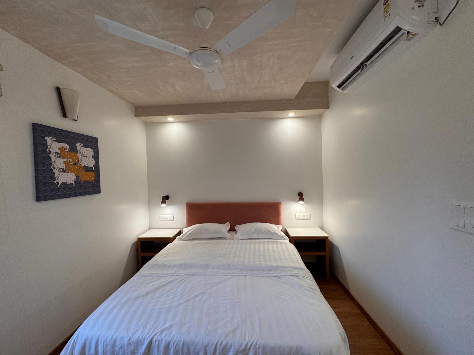 Royal 27 * New Delhi
