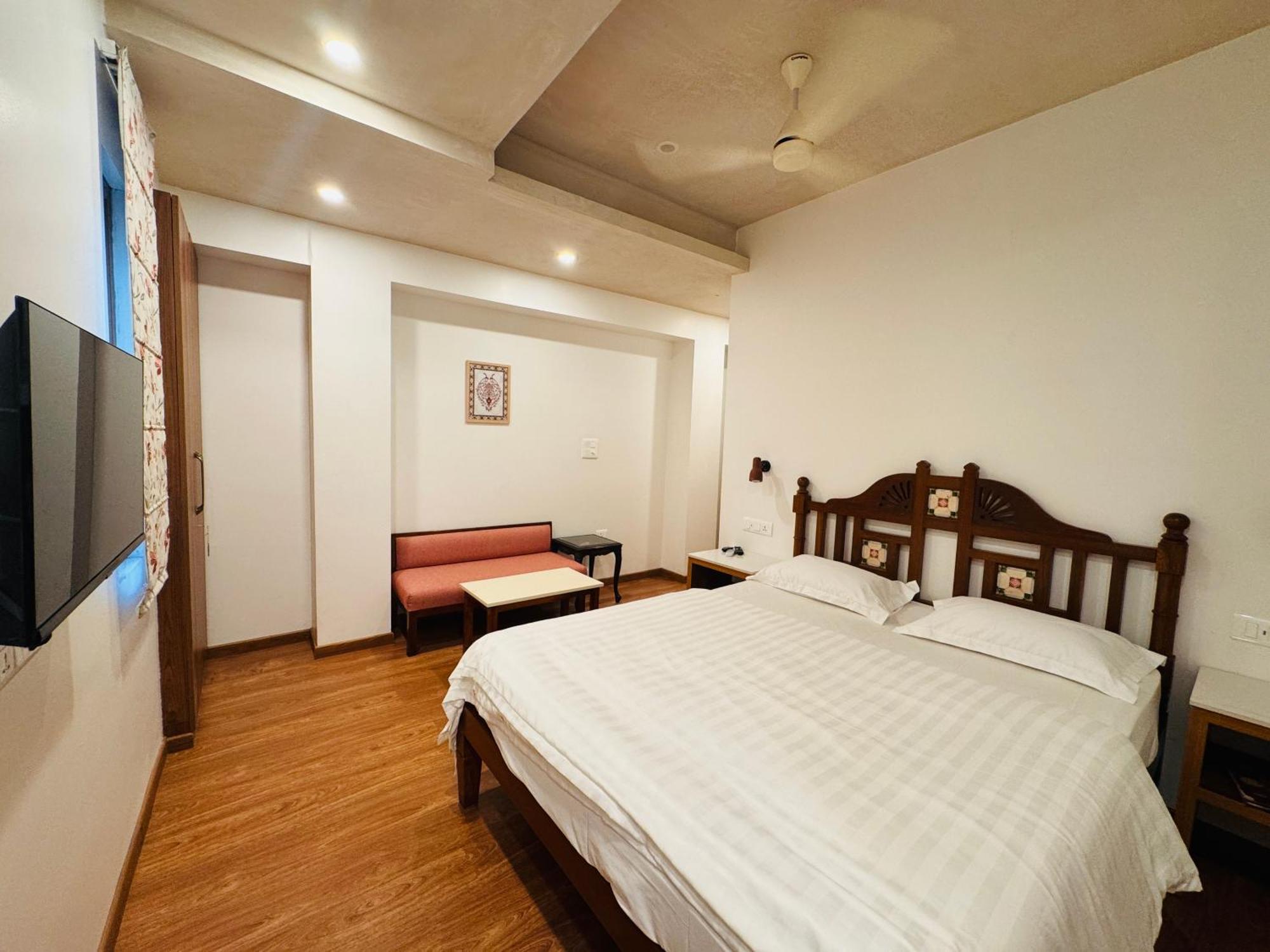 Royal 27 Bed & Breakfast *