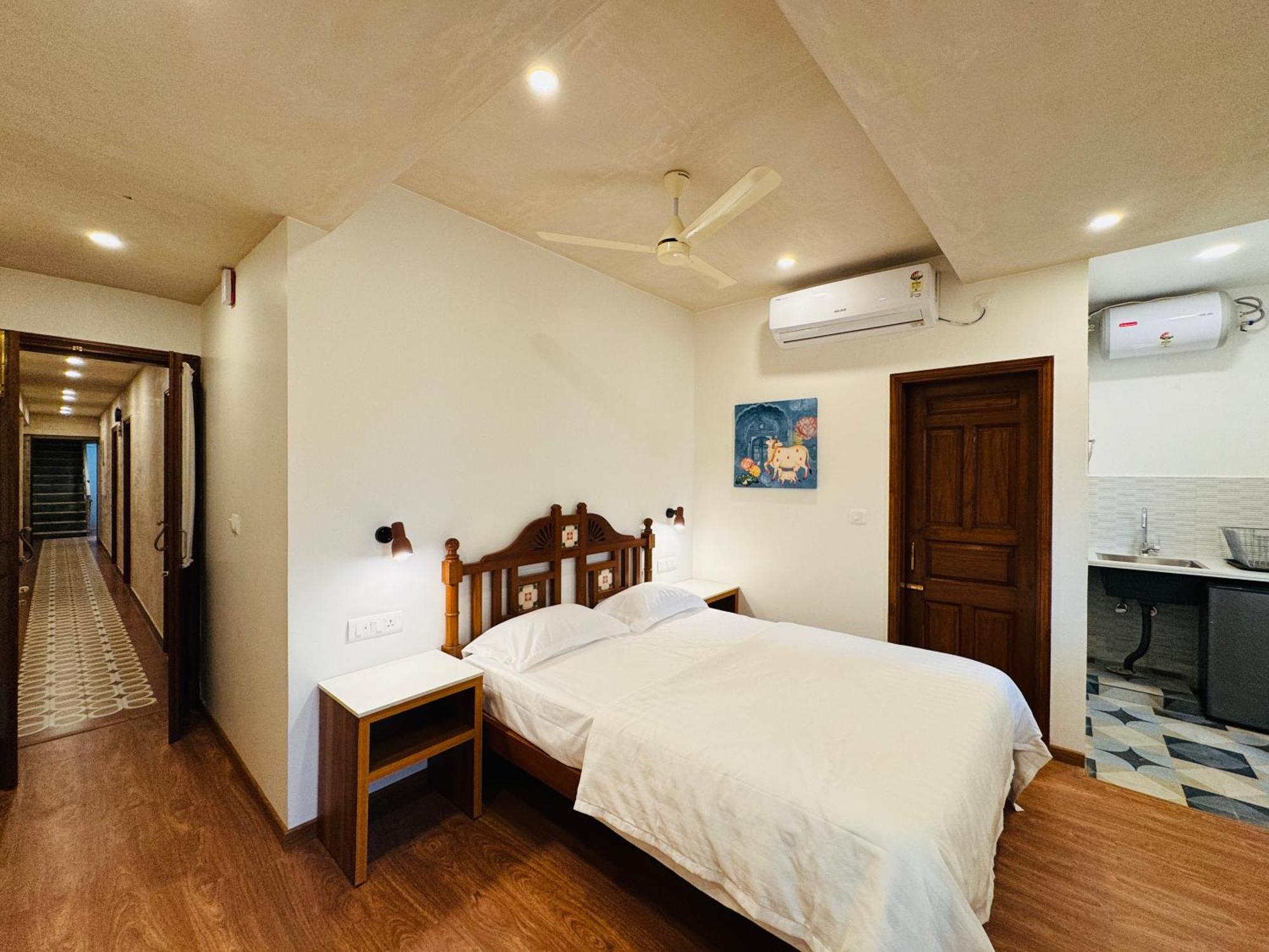 Royal 27 Bed & Breakfast New Delhi