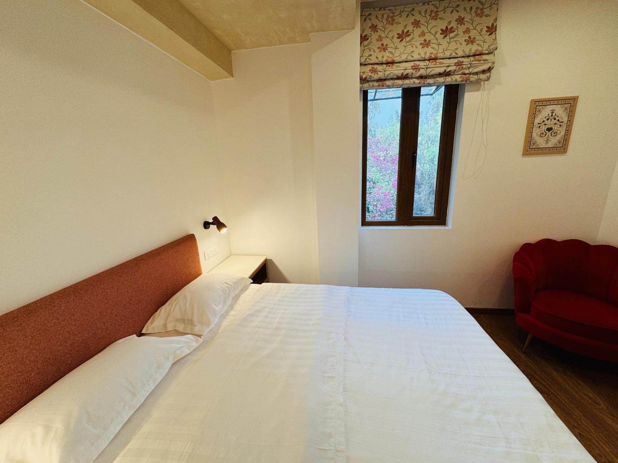 Royal 27 Bed & Breakfast *