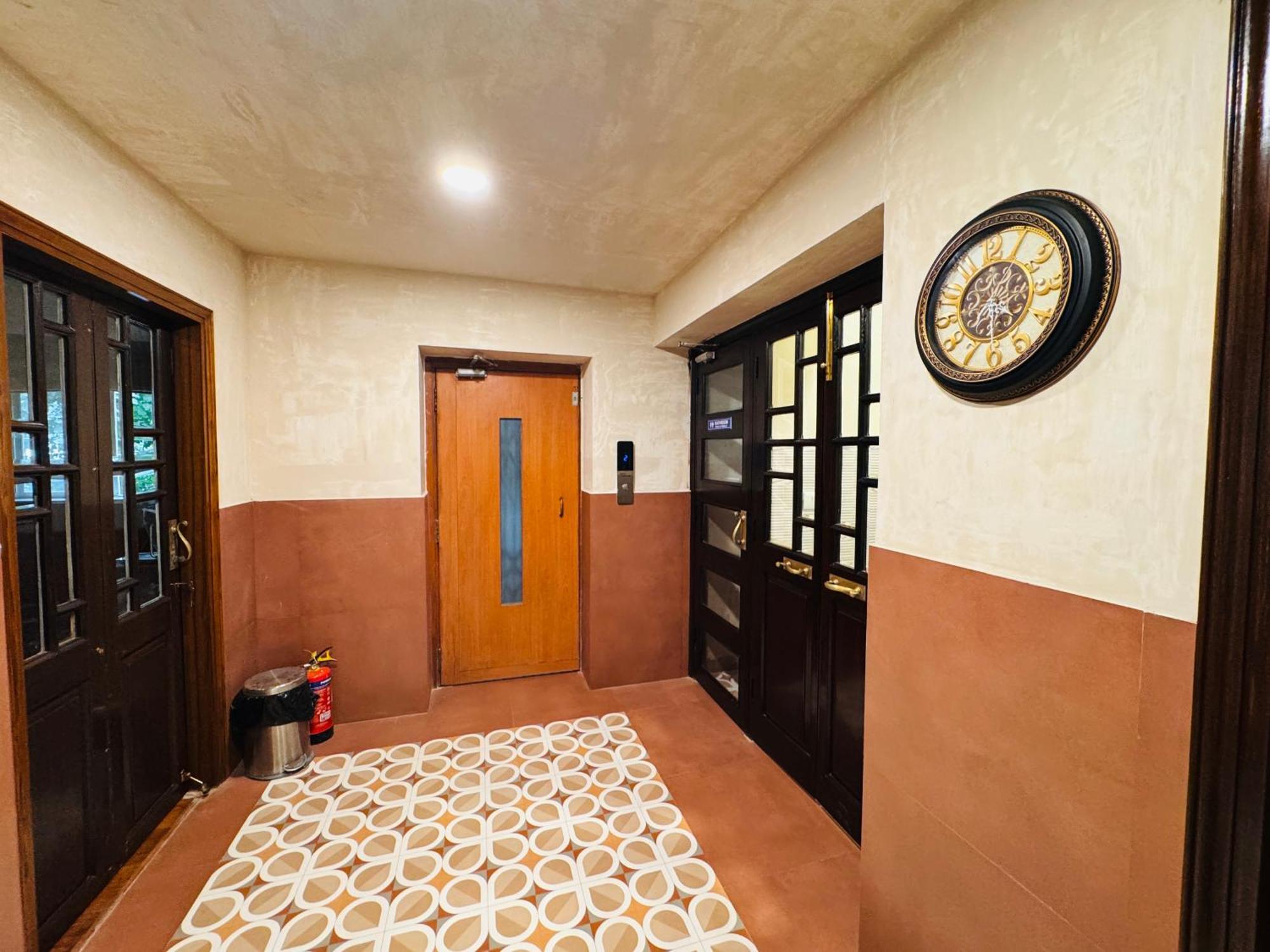 Royal 27 Bed & Breakfast New Delhi
